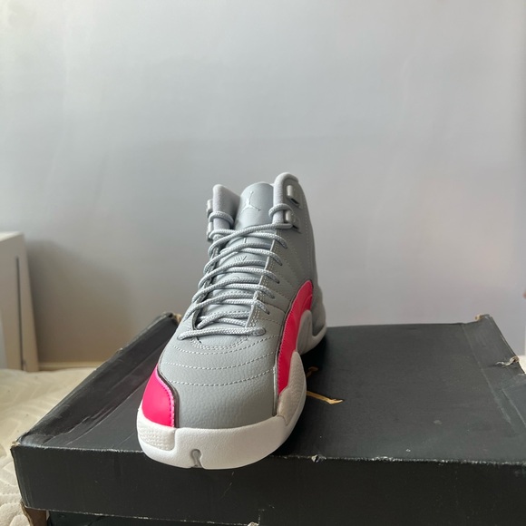 Pink and grey Jordan 12s retro - Picture 4 of 4